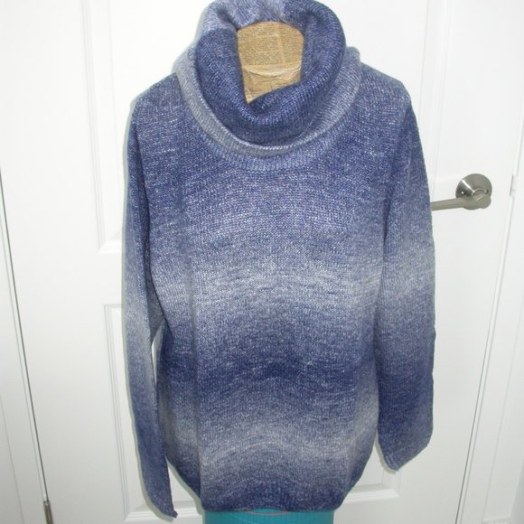 Cozy Blue Turtleneck Pullover - Picture 3 of 5